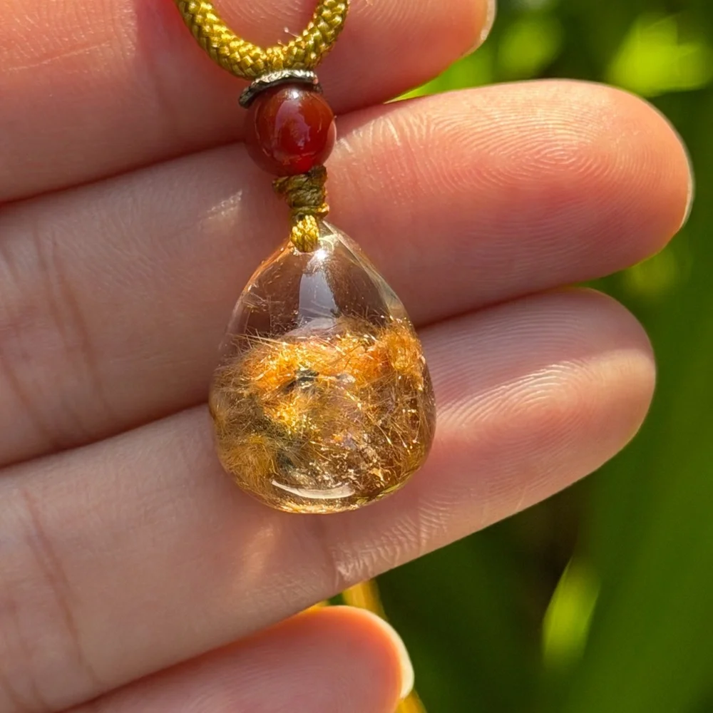 Small high quality gold rutilated quartz necklace 0698‎